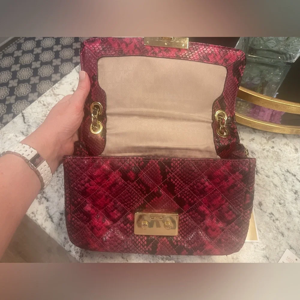 Authentic Michael Kors Handbag - Picture 13 of 16